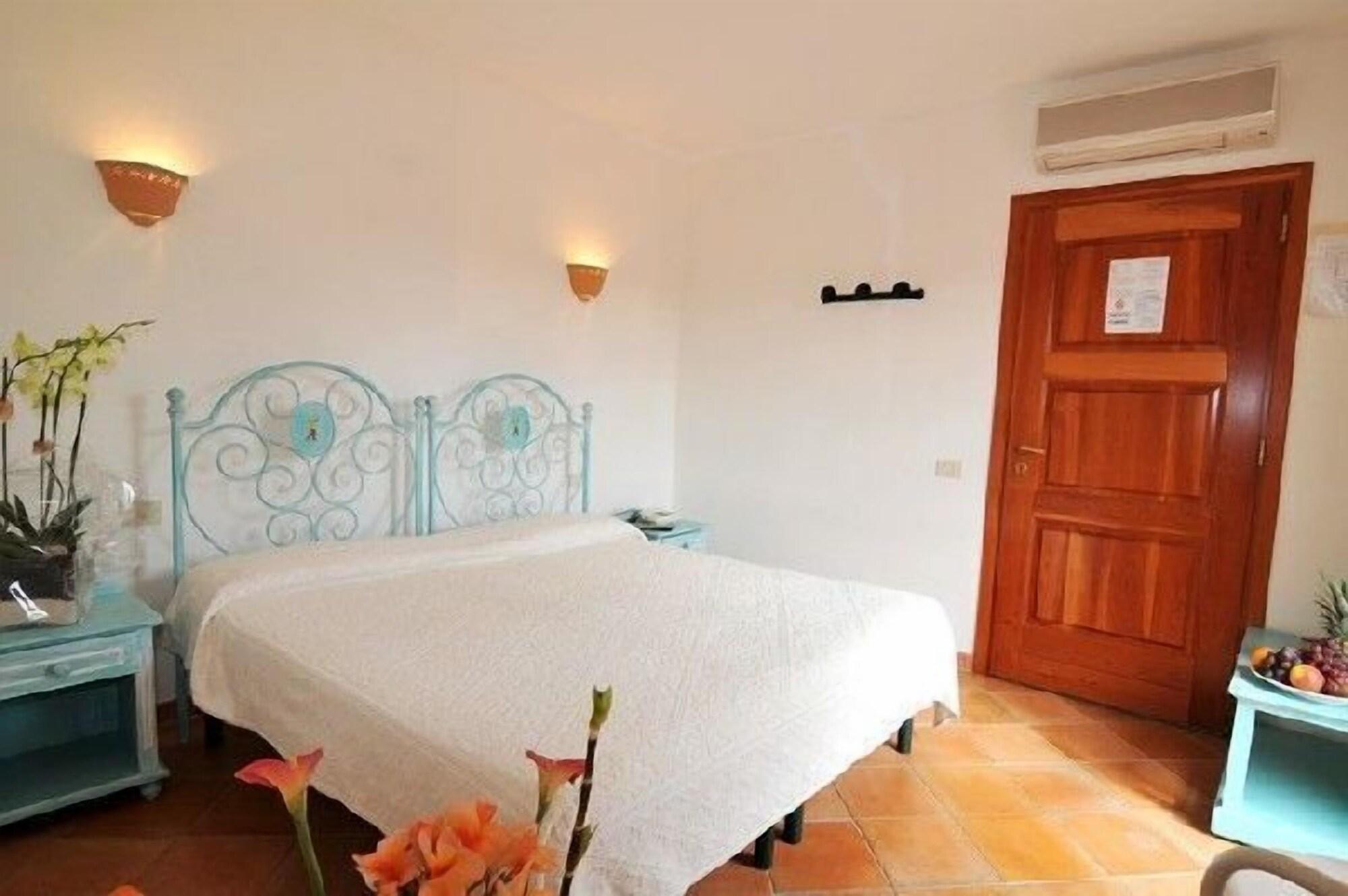 Hotel Il Piccolo Golf Porto Cervo Kültér fotó