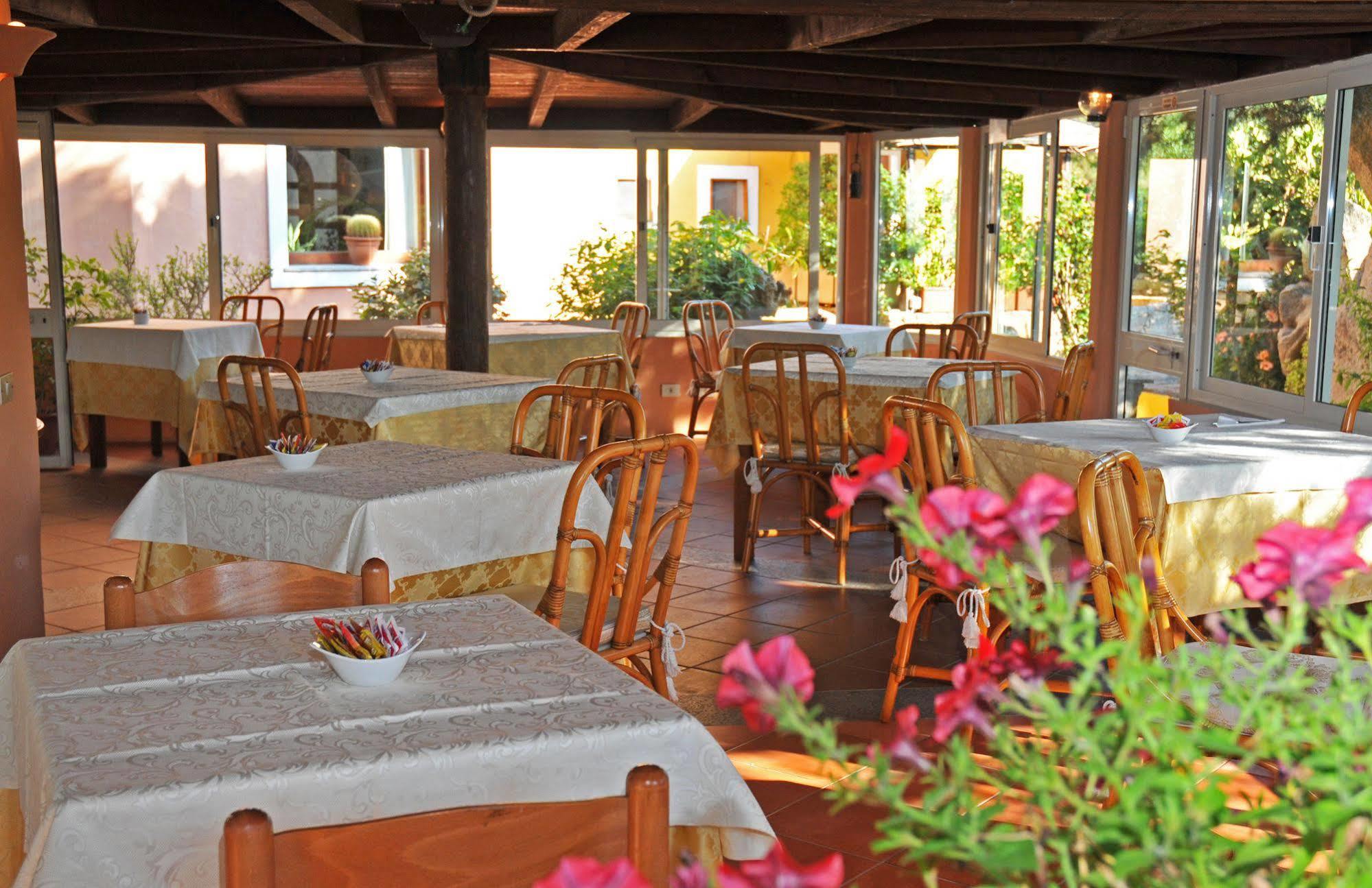 Hotel Il Piccolo Golf Porto Cervo Kültér fotó